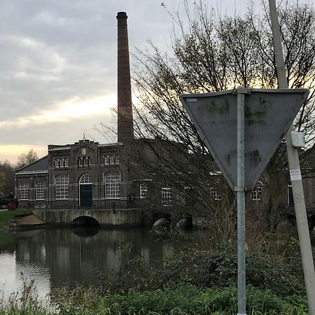 Villa Gezellige Pipo Met Grote Schommel Aan Het Water Medemblik Exterior foto